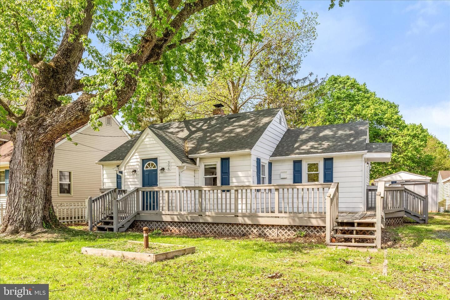 Property Photo:  306 Atlantic Avenue  MD 21804 