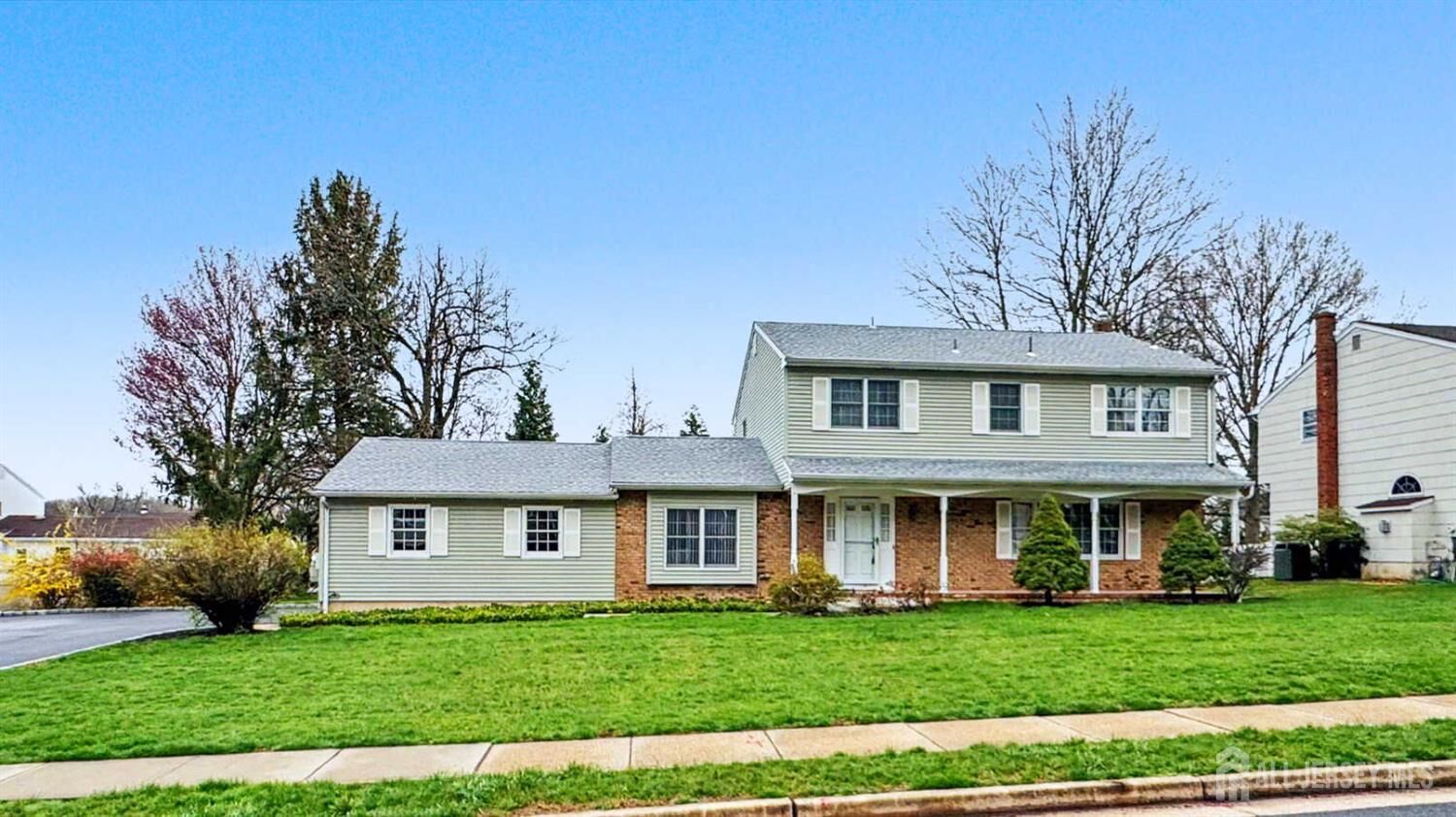 Property Photo:  26 Lucille Court  NJ 08820 