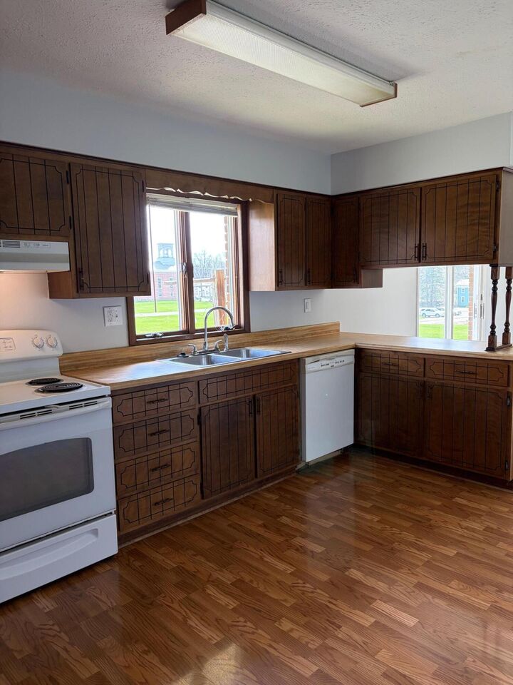 Property Photo:  75 N Portland Street  OH 43317 