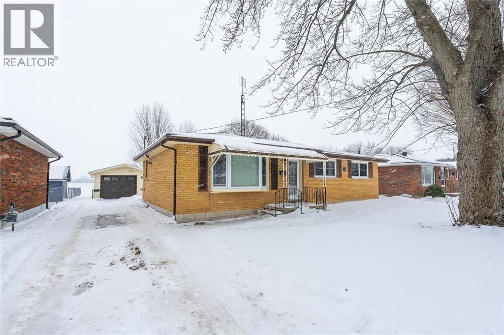 Property Photo: 28 Highland Drive ON N8A 2K4