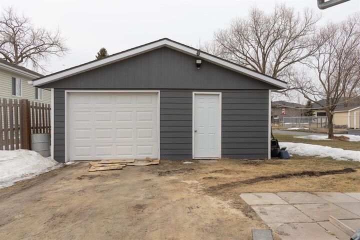 Photo de la propriété:  390 Giesbrecht Street  MB R5G 2C8 