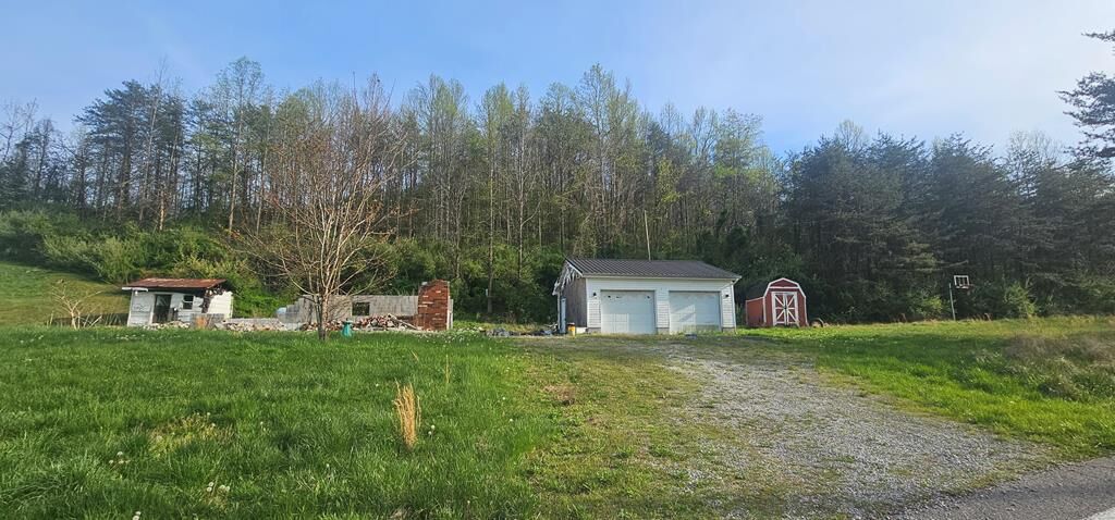 Property Photo:  185 Gallup Rd.  KY 41230 