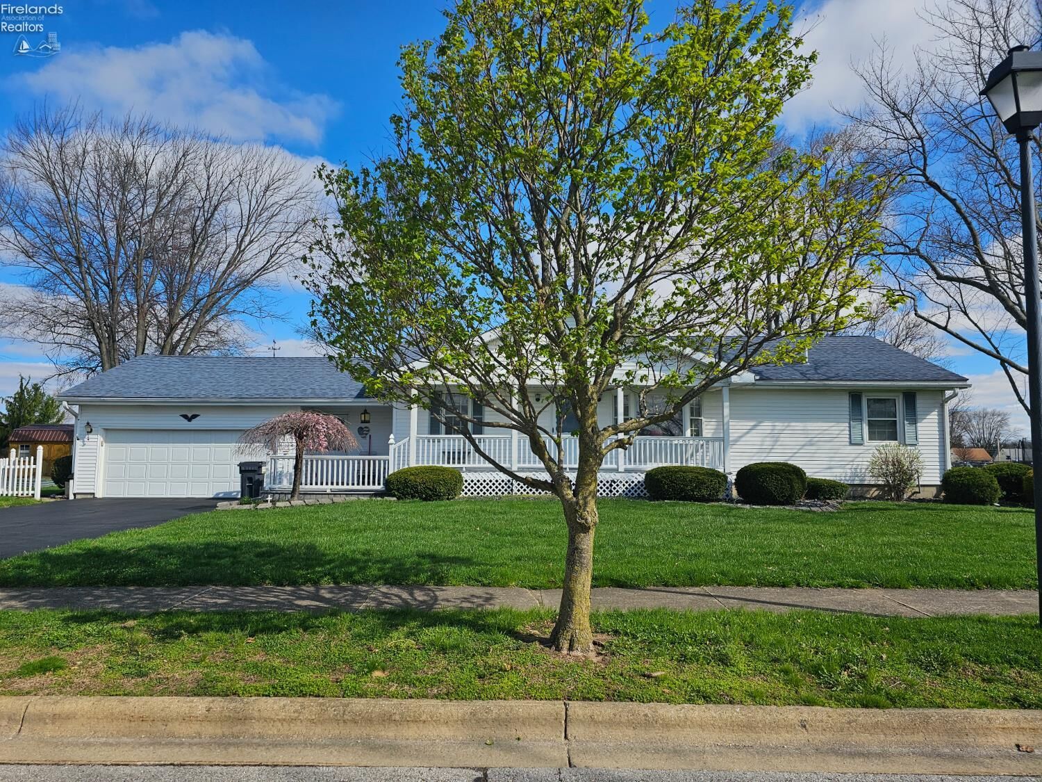 Property Photo:  
