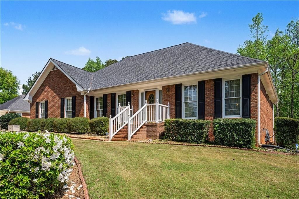 Property Photo:  1329 Saxony Drive SE  GA 30013 