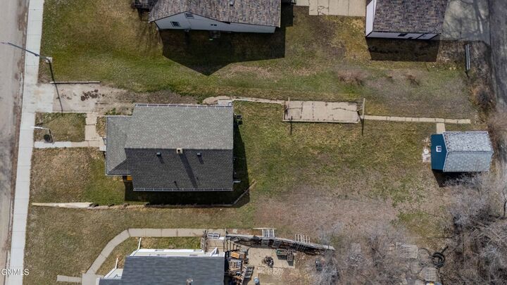 Property Photo: 507 2nd Avenue NE ND 58554