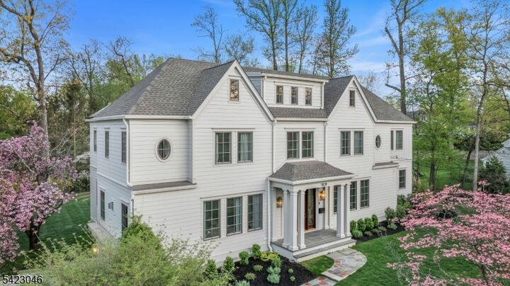 Property Photo: 909 Wyandotte Trl NJ 07090