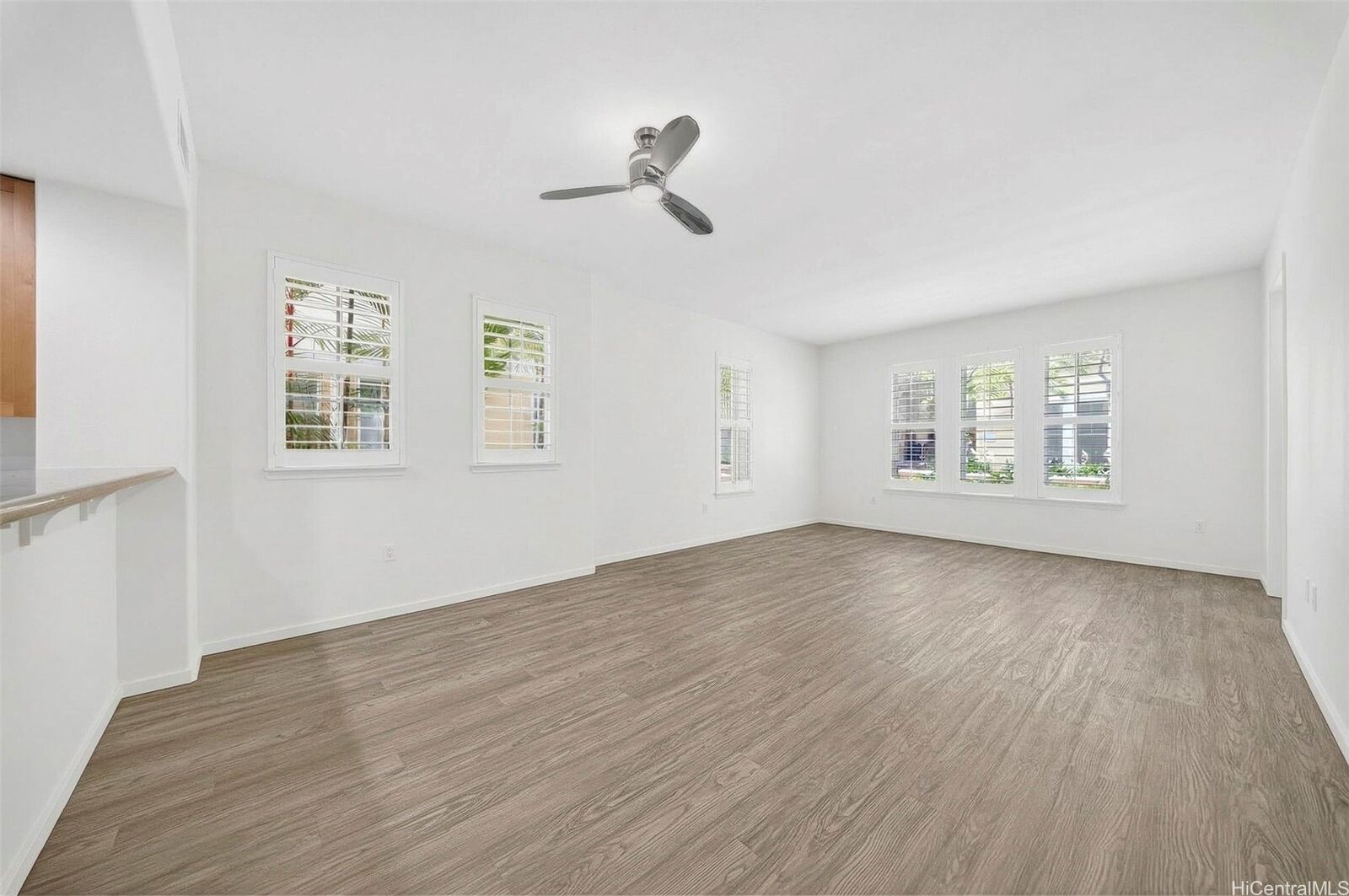 Property Photo:  520 Lunalilo Home Road 7115  HI 96825 