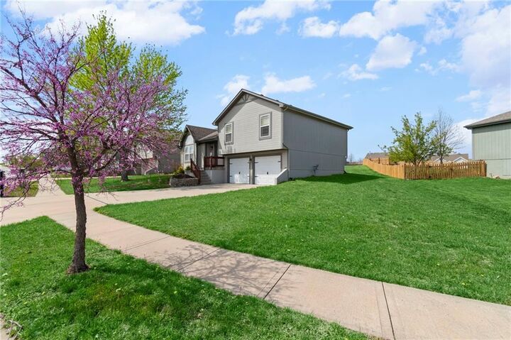 Property Photo: 8316 NE 105th Street MO 64157