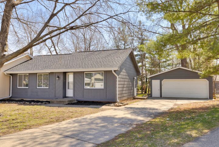 Property Photo: 207 Forest Street IA 50226