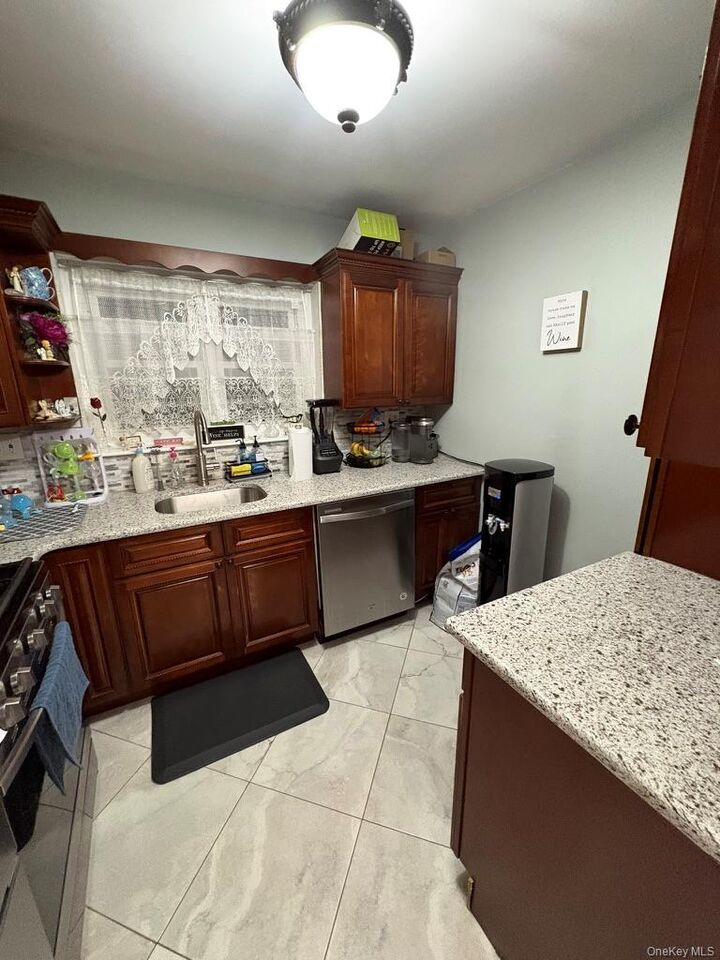 Property Photo:  857 Vincent Avenue  NY 10465 