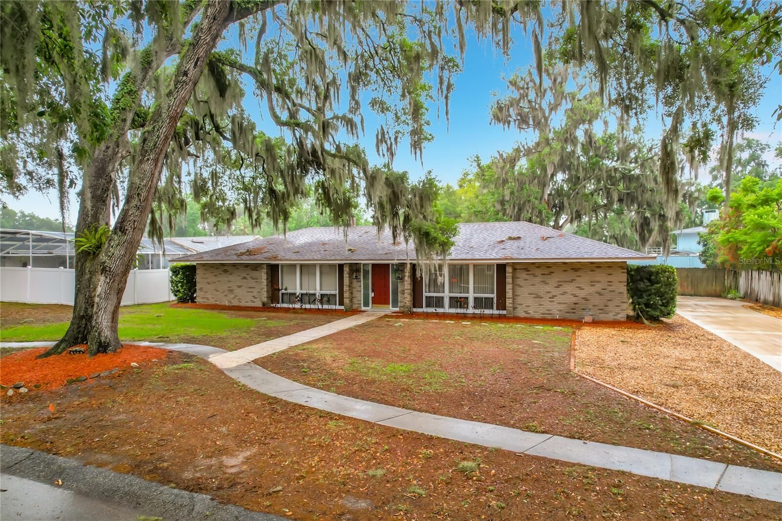 Property Photo:  112 Elm Square N  FL 33813 