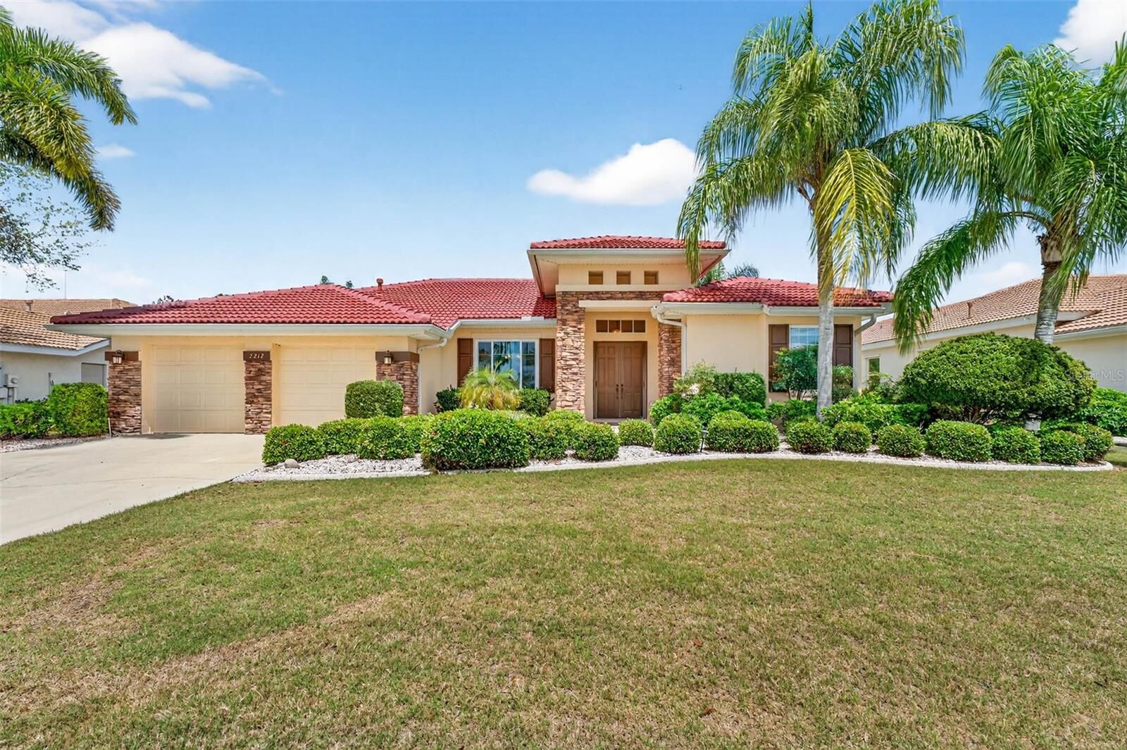 Property Photo: 2212 Myrtle Vista Court FL 33573