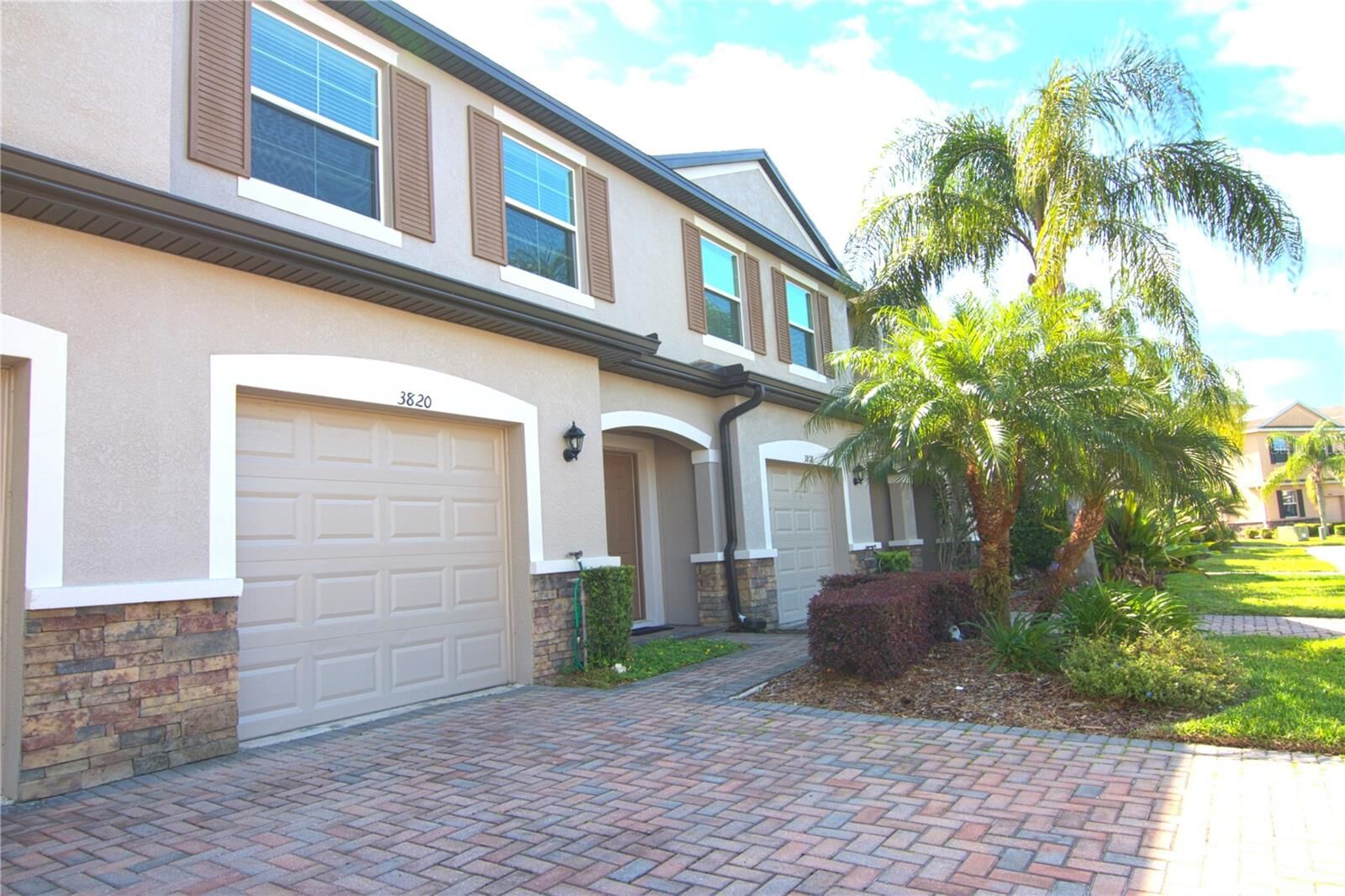 Property Photo:  3820 Silverlake Way  FL 33544 