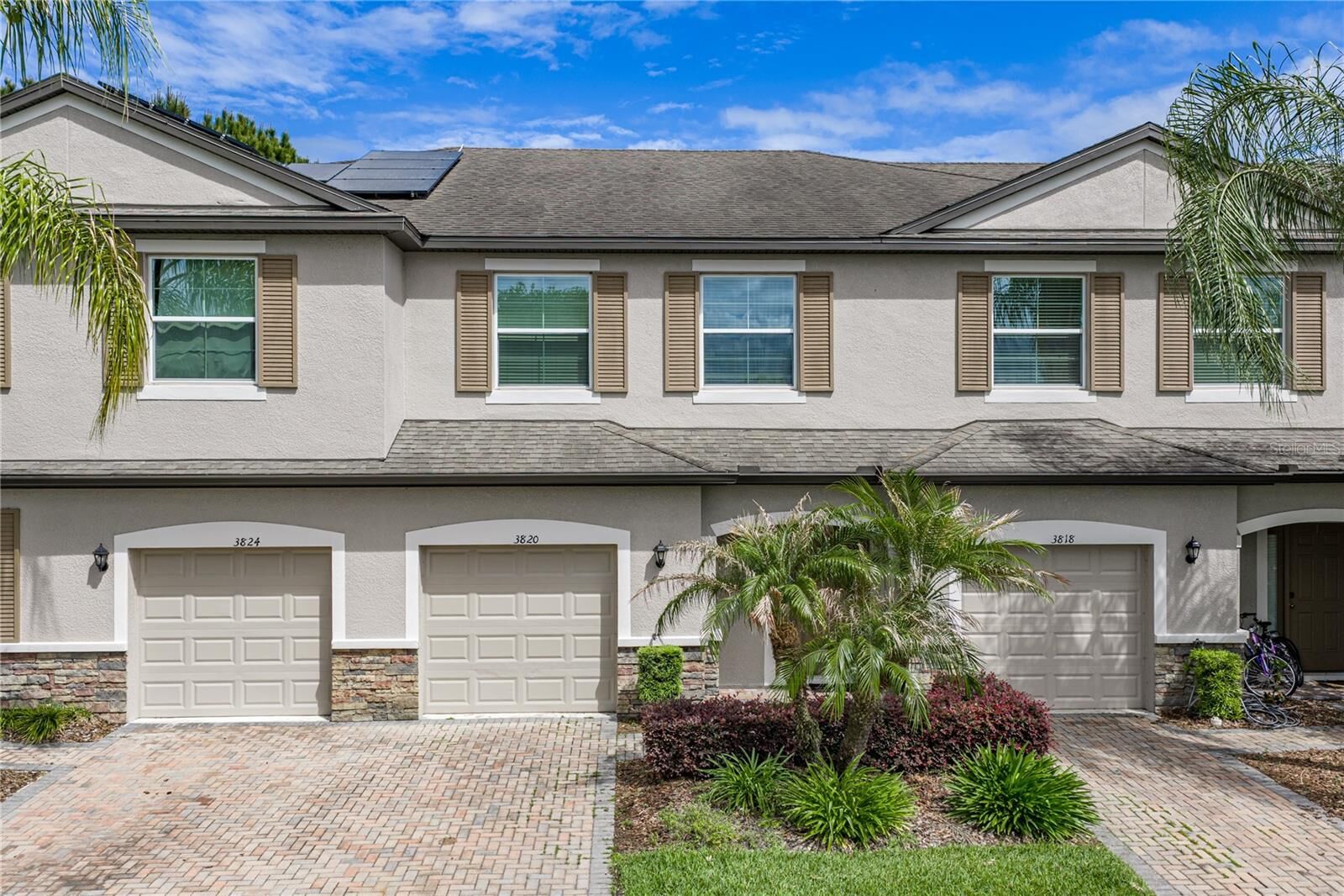 Property Photo: 3820 Silverlake Way FL 33544