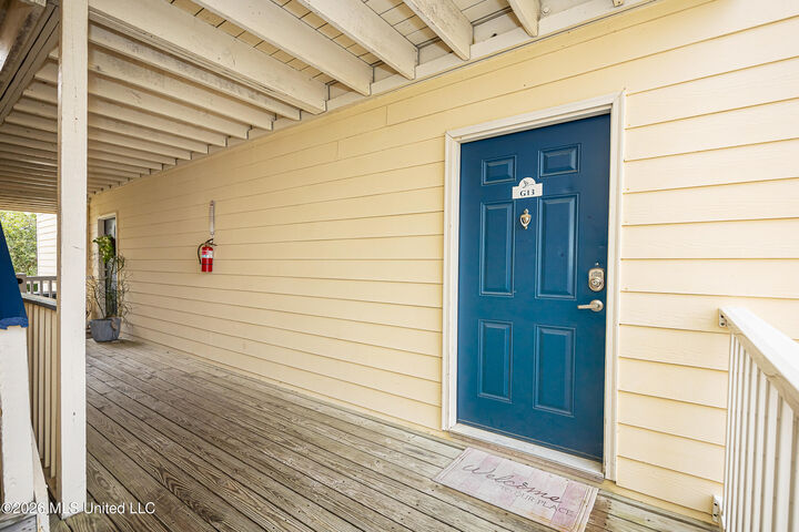 Property Photo:  2421 Beachview Drive  MS 39564 