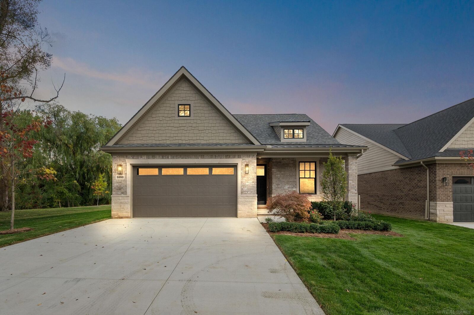 Property Photo:  5872 Willow Grove Drive  MI 48085 