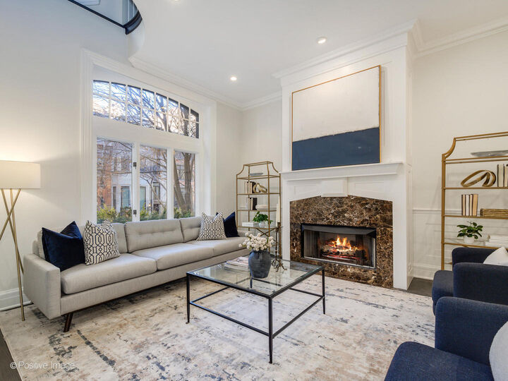 Property Photo:  37 E Elm Street  IL 60611 