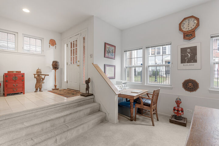 Property Photo:  4922 S Cornell Avenue B  IL 60615 