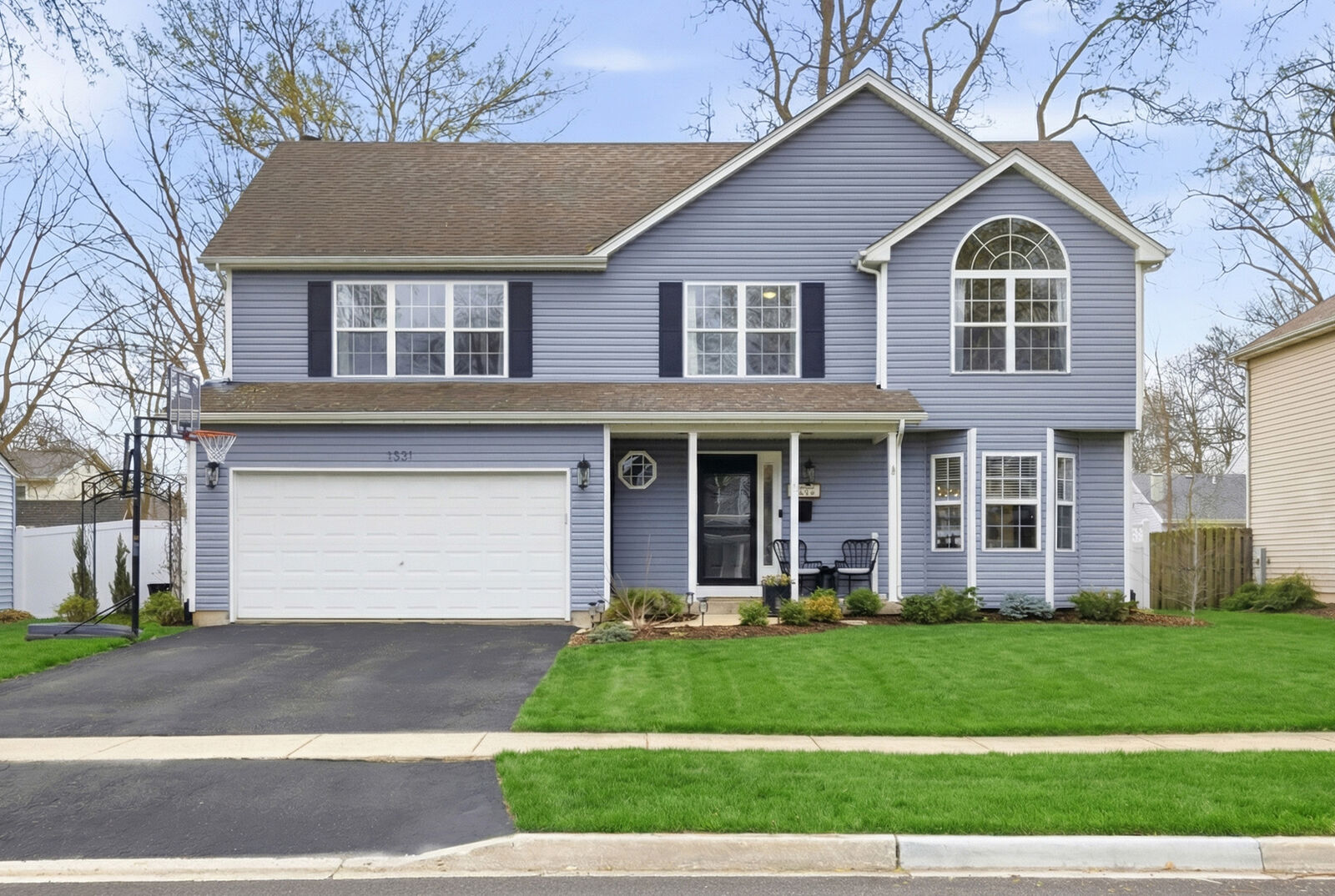 Property Photo:  1331 S 7th Street  IL 60174 