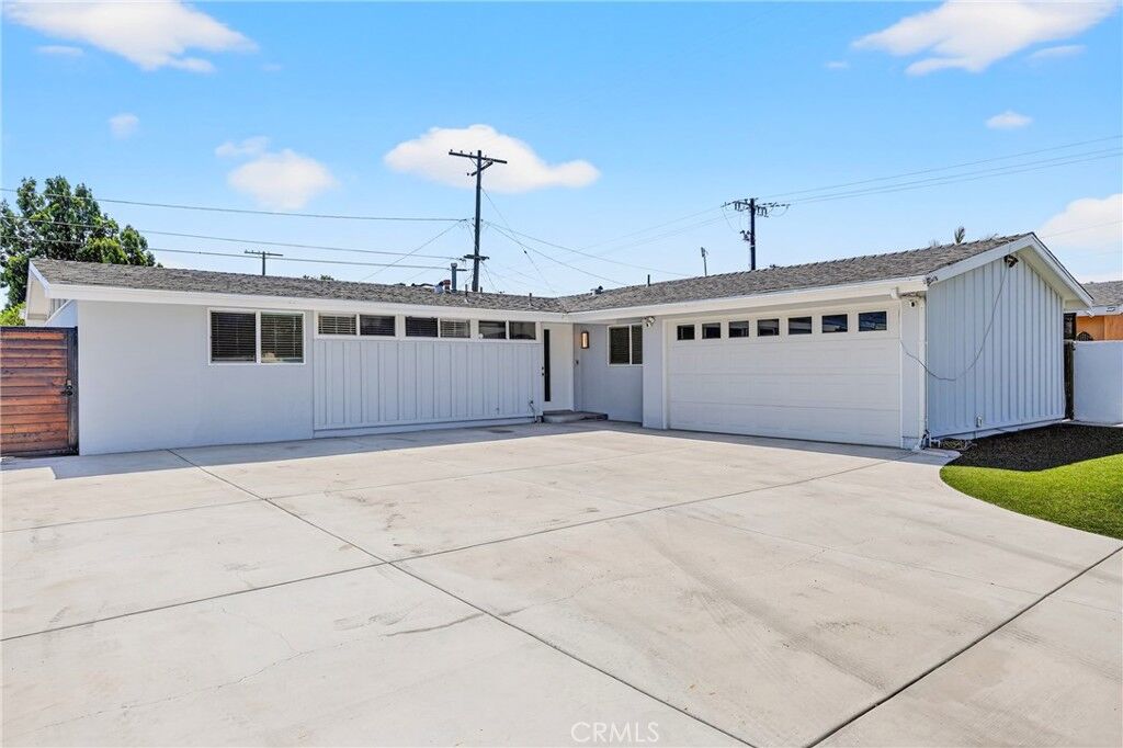 Property Photo:  3210 E Janice Street  CA 90805 