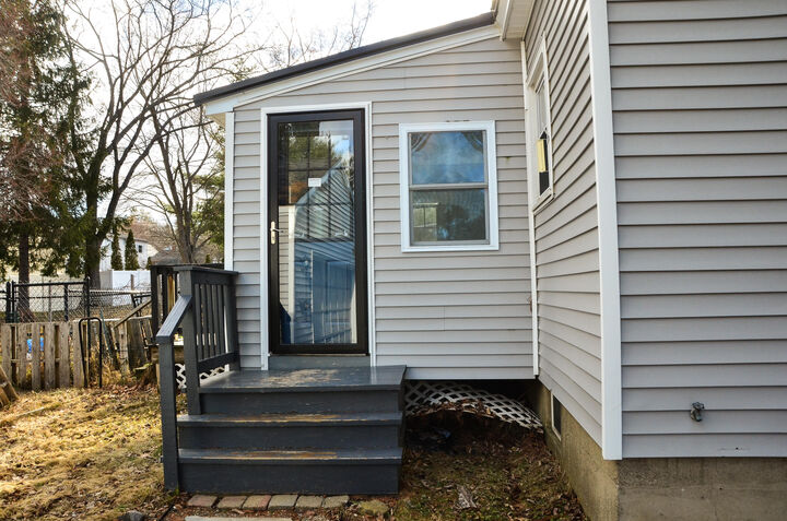 Property Photo:  45 Elm Avenue  ME 04330 
