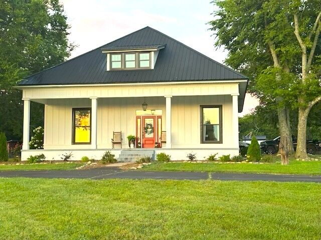 Property Photo:  3702 Highway 231 N  TN 37160 