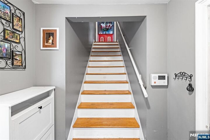 Property Photo:  4 Patton Place  NJ 07628 