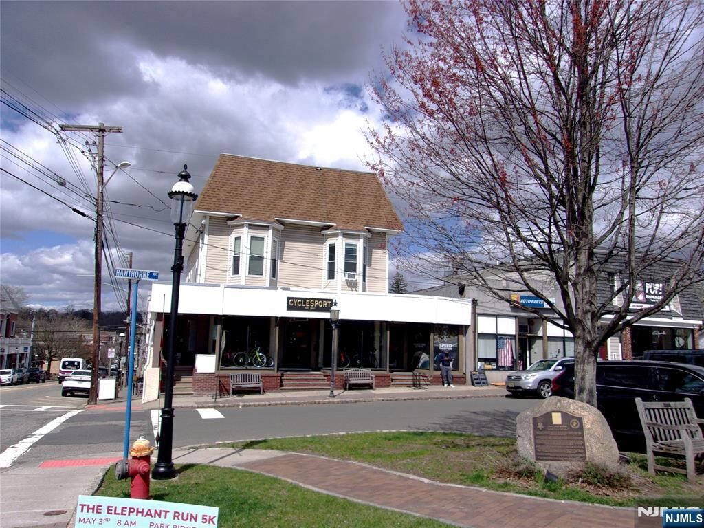 Property Photo:  1 Hawthorne 1  NJ 07645 