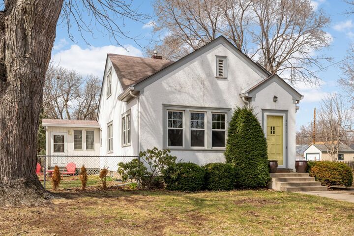 Property Photo:  4211 Upton Avenue N  MN 55412 