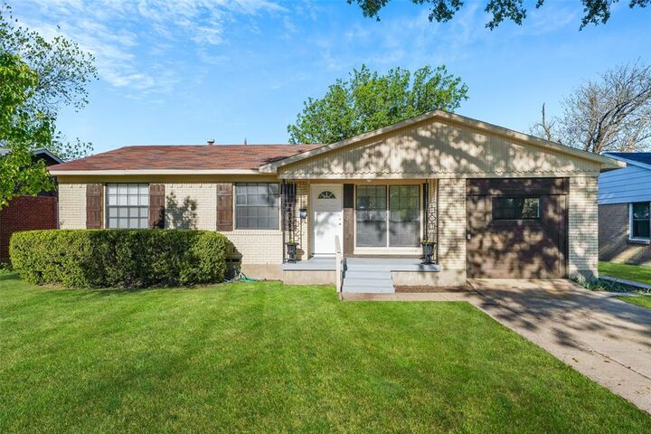 Property Photo:  7421 Woodshire Drive  TX 75232 