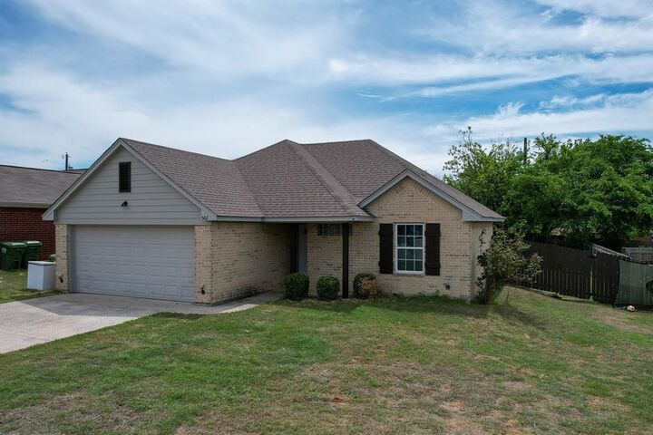 Property Photo:  502 Railey Cove  TX 76082 