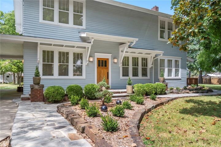 Property Photo:  901 McCollum Drive  AR 72712 