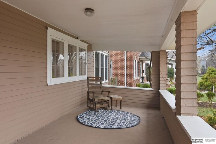 Property Photo:  513 S 58 Street  NE 68106 