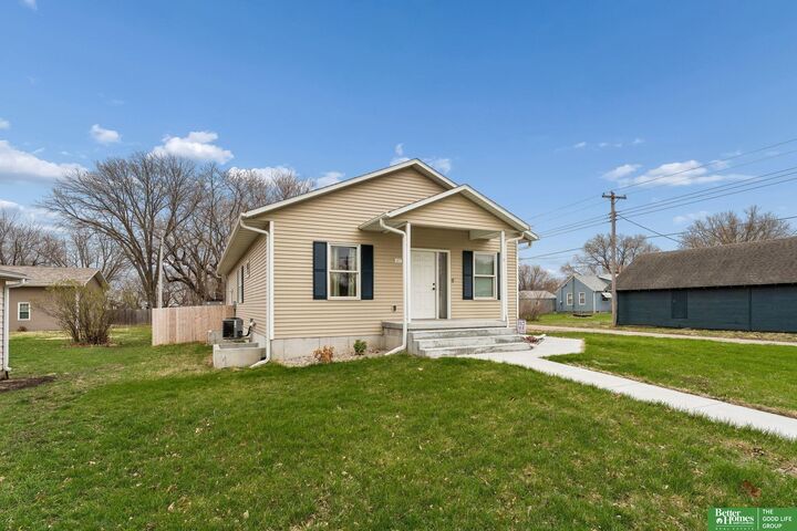 Property Photo: 317 N 11 Street NE 68061