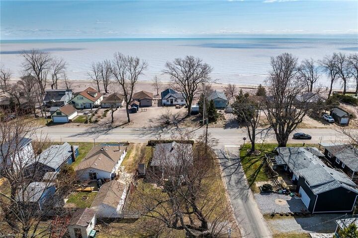 Property Photo: 88 Erie Boulevard ON N0E 1M0