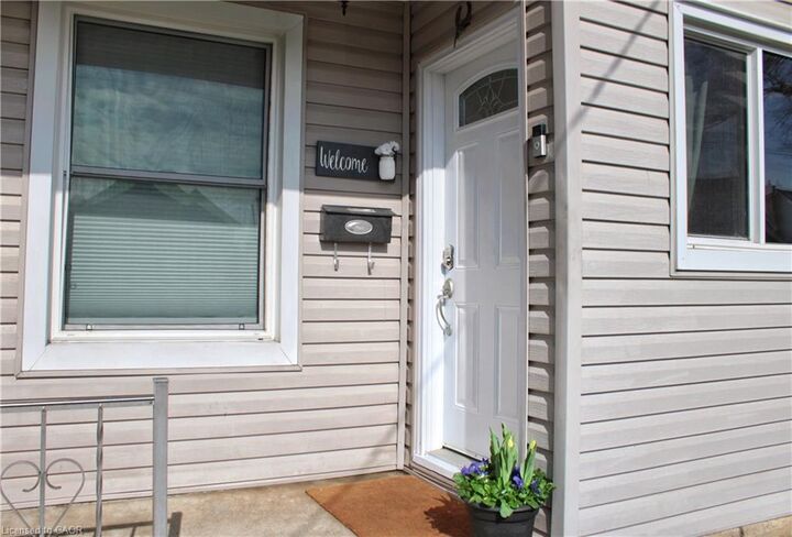 Property Photo:  157 Tragina Avenue N  ON L8H 5C7 