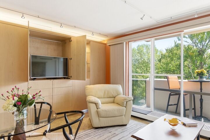 Property Photo:  29 Concord Ave 501  MA 02138 