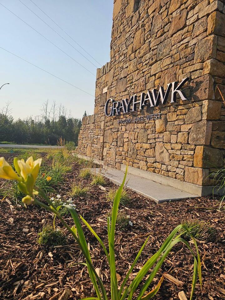 Property Photo: 12 Greenwood Drive AB T4S 2N8