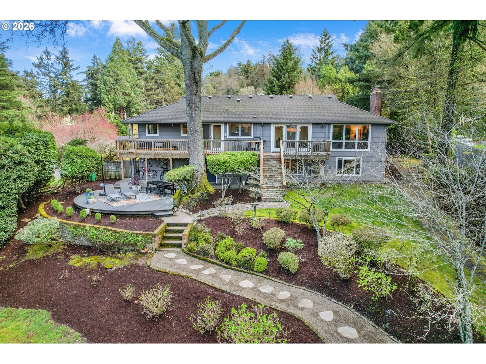 Property Photo: 2400 SW Richardson St OR 97239