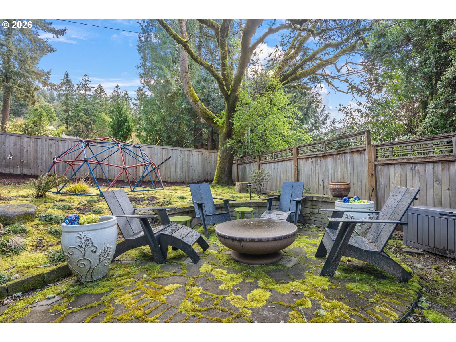 Property Photo:  2400 SW Richardson St  OR 97239 