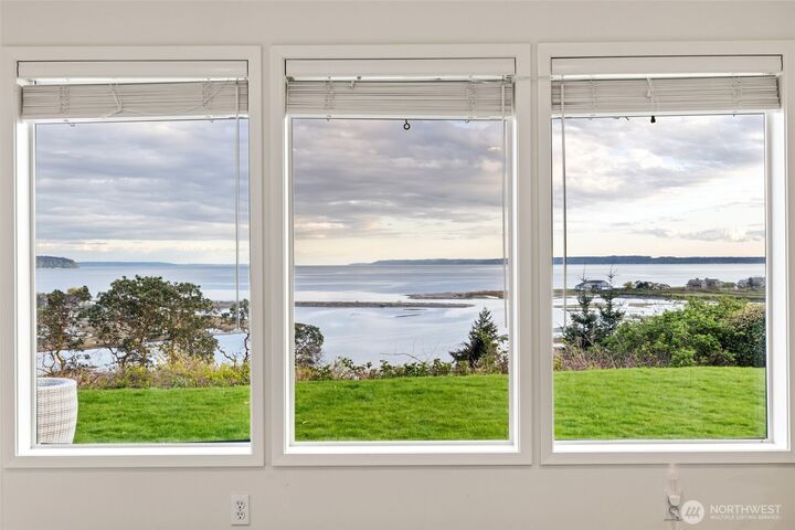 Property Photo:  2368  Soundview Drive  WA 98260 