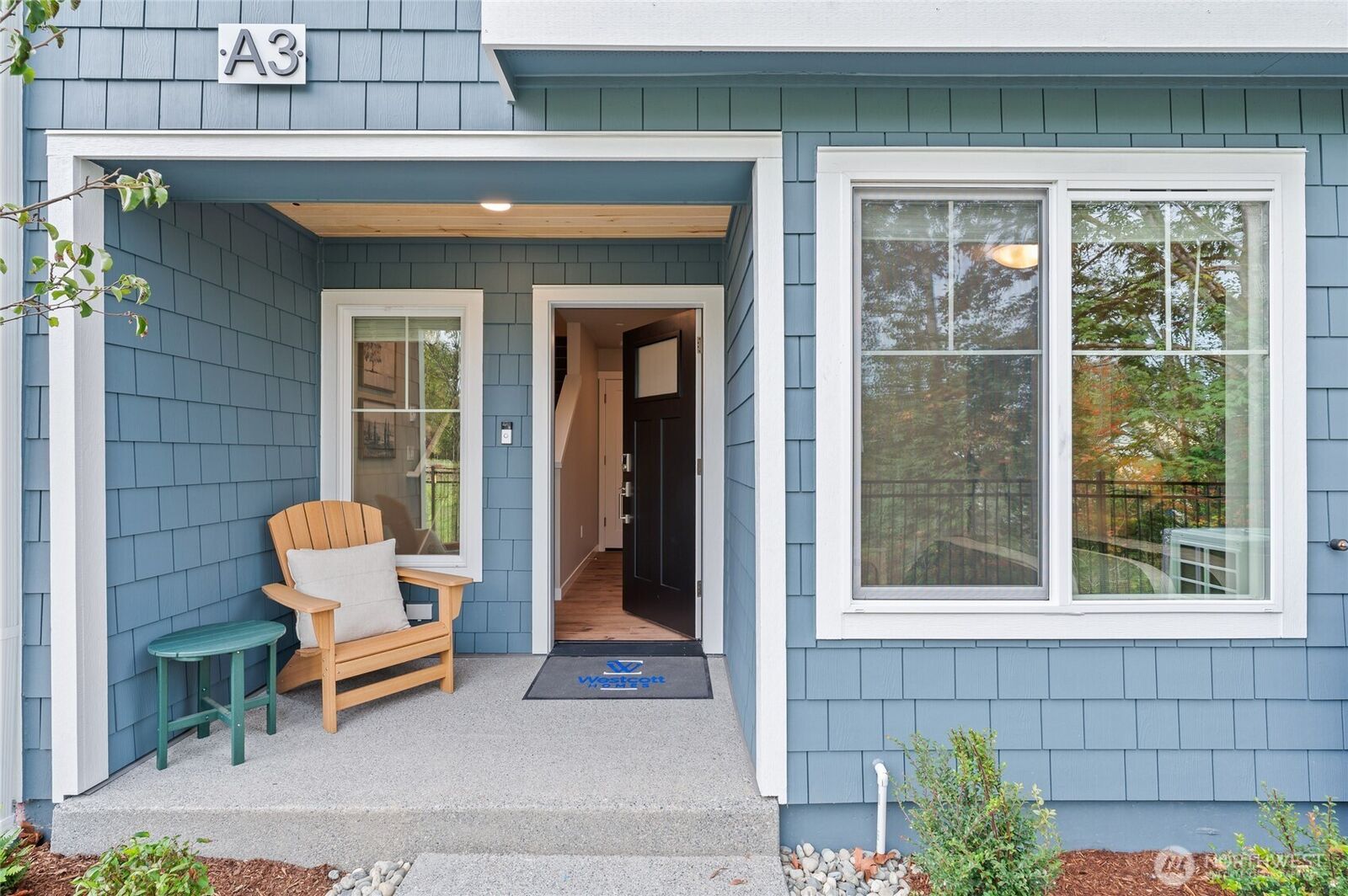 Property Photo:  14424  Madison Way D3  WA 98087 