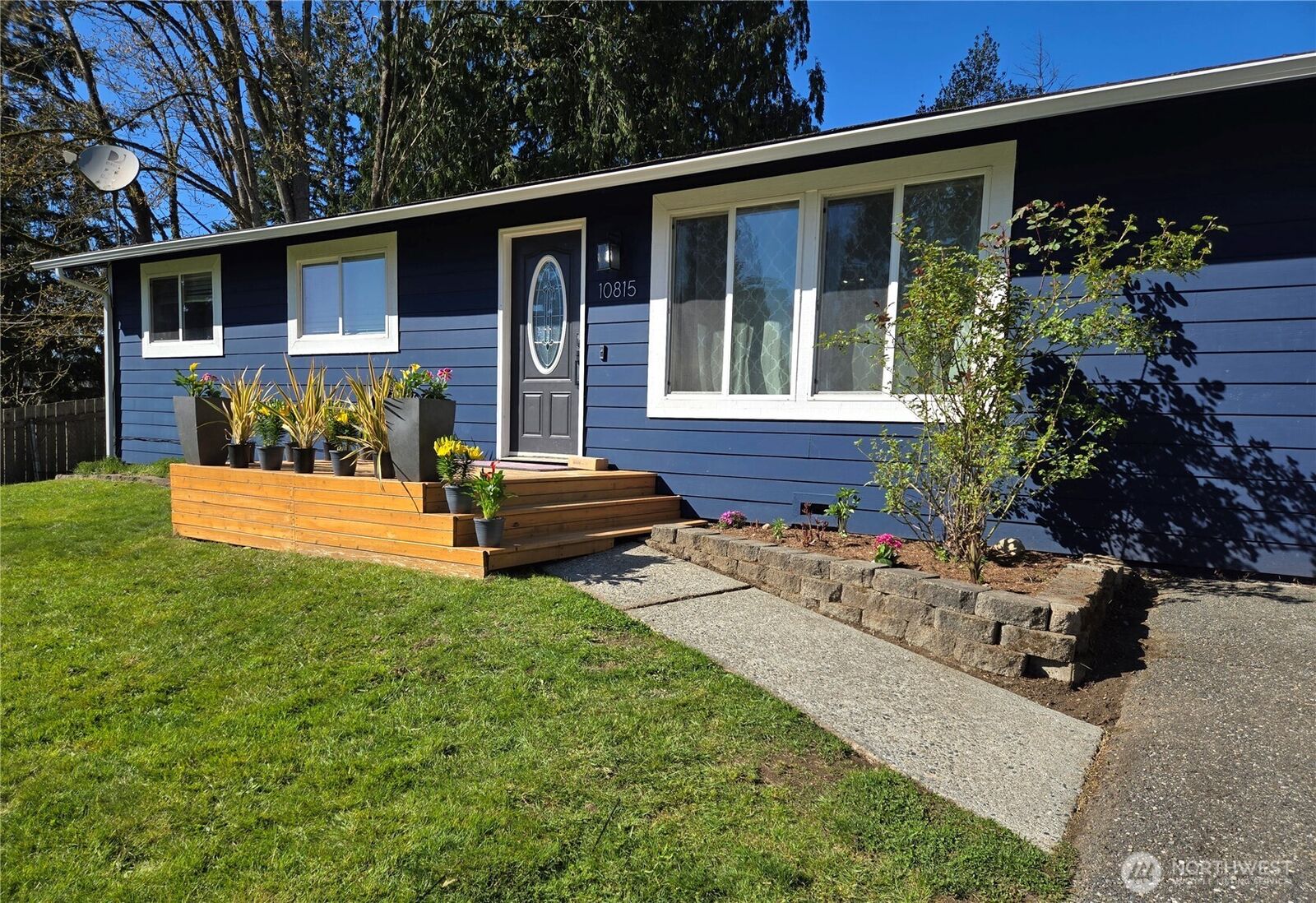 Property Photo: 10815 22nd Place SE WA 98258