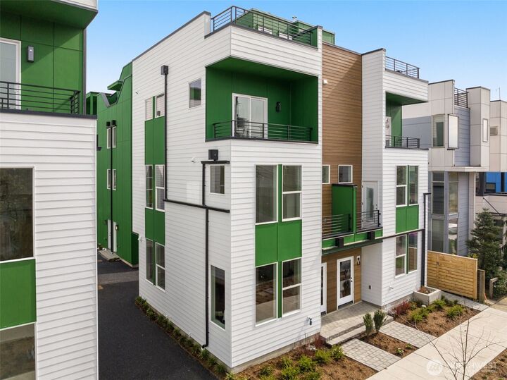 Property Photo:  906 A  28th Avenue S  WA 98144 