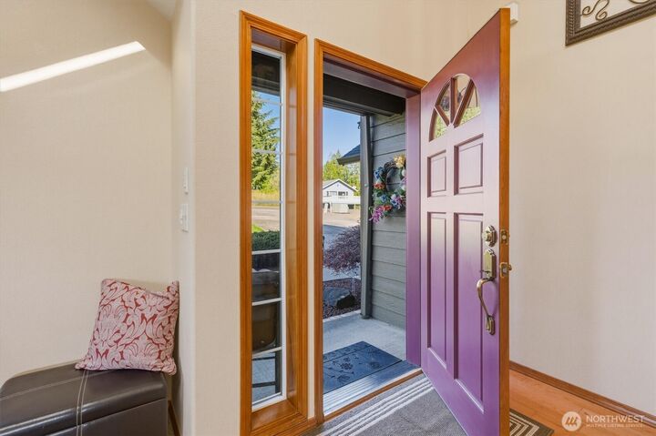 Property Photo:  440 N Maple Hill Road  WA 98626 