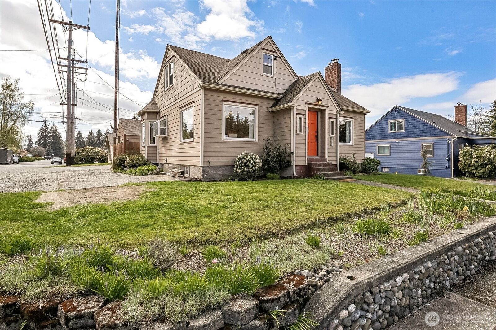 Property Photo: 5002 6th Avenue WA 98406