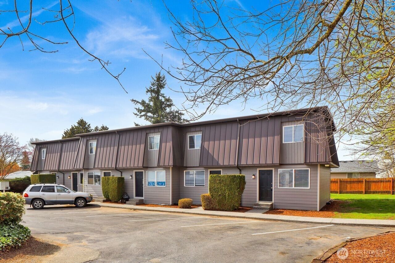 Property Photo:  211  Maple Street  WA 98264 