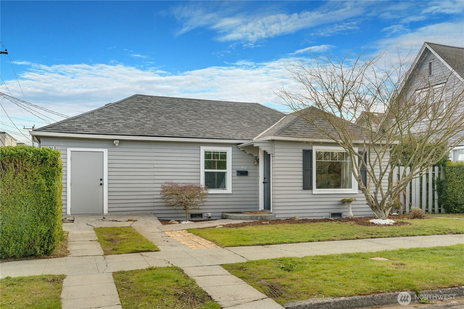 Property Photo:  613 S Lawrence Street  WA 98405 