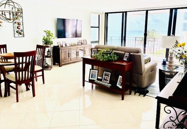 Property Photo:  3009 S Ocean Boulevard 503  FL 33487 