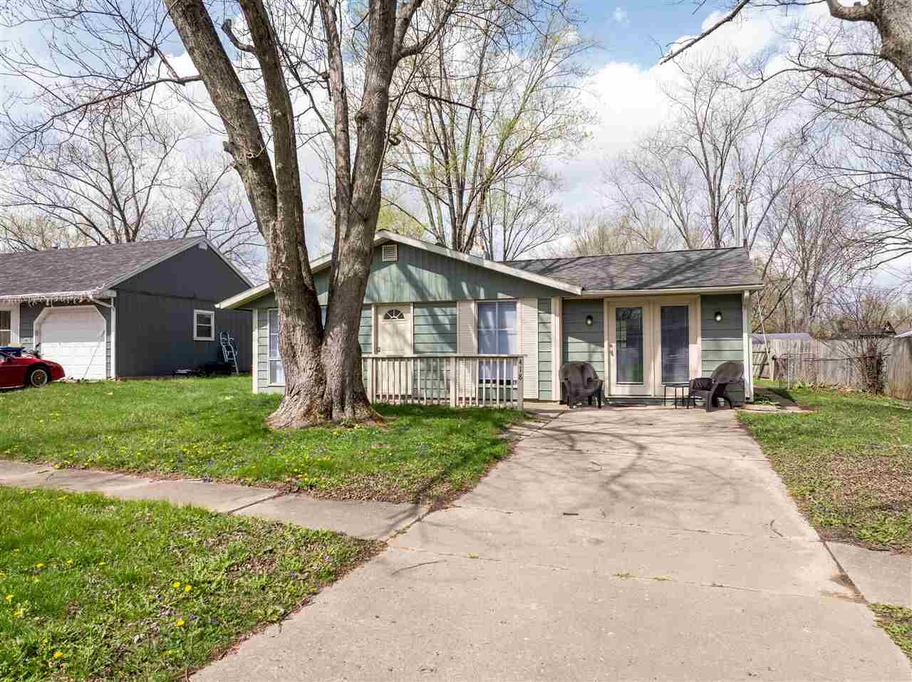 Property Photo:  418 Virginia Ave  IN 47374 